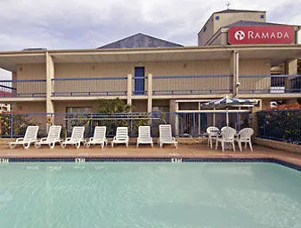 Ramada By Wyndham San Antonio Near Seaworld Hotel